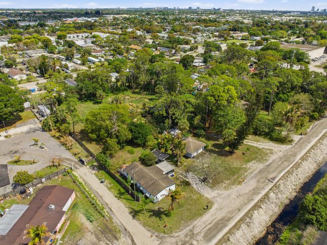 5133 Pine Grove Drive, West Palm Beach, FL 33417