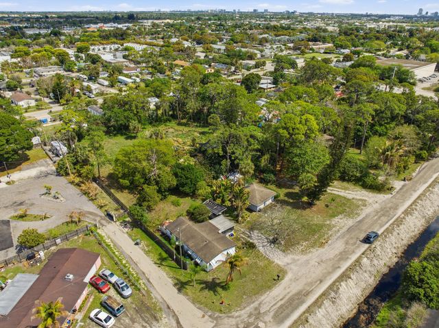 5133 Pine Grove Drive, West Palm Beach, FL 33417