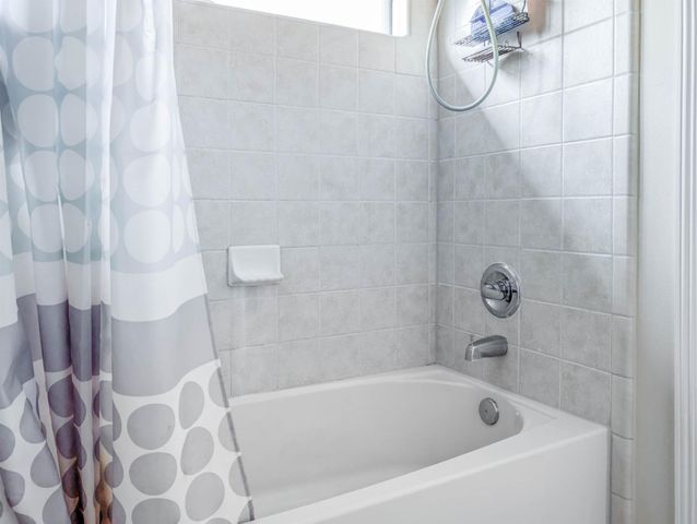 6515 Costa Sienna Lane, Houston, TX 77041