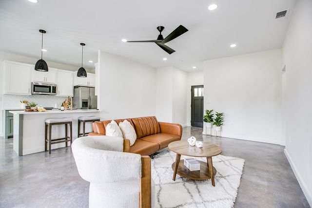 21 W 20th Street, San Angelo, TX 76903