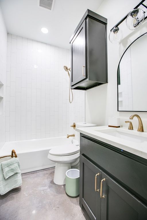 Image 19 of property listing at 21 W 20th St, San Angelo, TX 76903