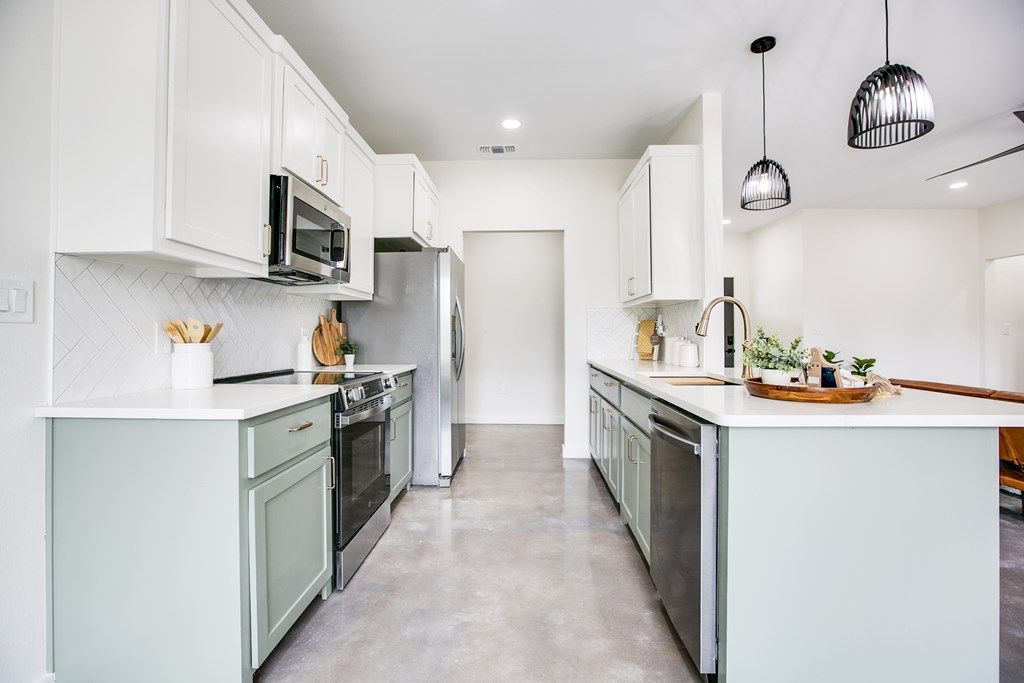 Image 7 of property listing at 21 W 20th St, San Angelo, TX 76903