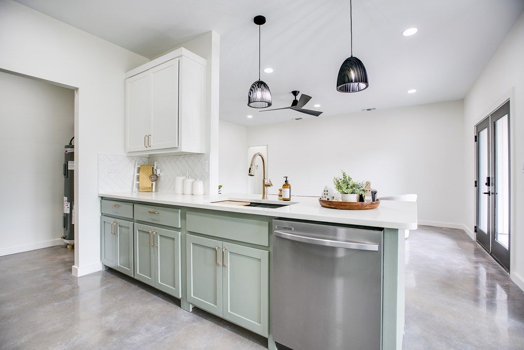 Image 9 of property listing at 21 W 20th St, San Angelo, TX 76903