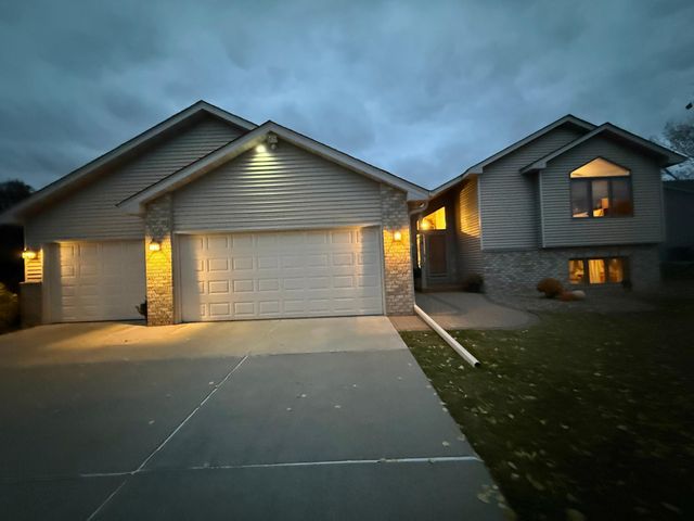 5415 Teakwood Lane N, Plymouth, MN 55442