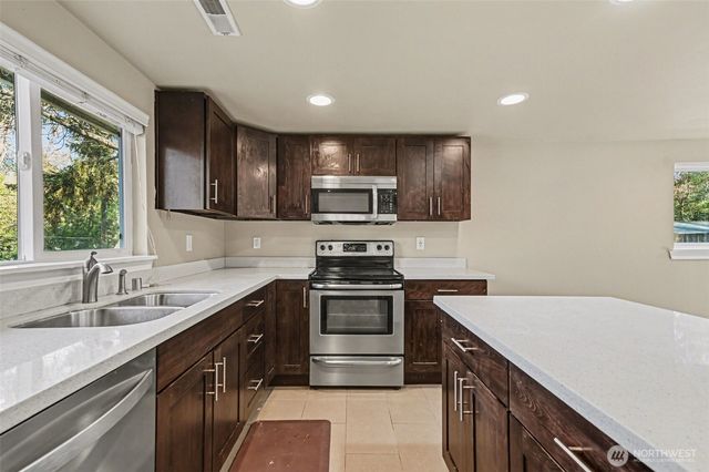 2327 NE 86th Street, Seattle, WA 98115