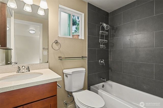 2327 NE 86th Street, Seattle, WA 98115