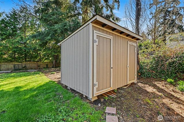 2327 NE 86th Street, Seattle, WA 98115