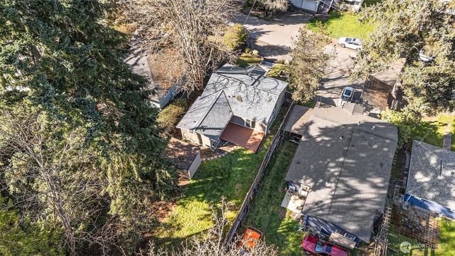 2327 NE 86th Street, Seattle, WA 98115