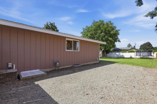 1003 N Warren Rd, Spokane Valley, WA 99216