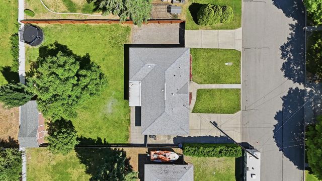 1003 N Warren Rd, Spokane Valley, WA 99216