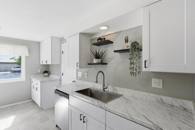 1003 N Warren Rd, Spokane Valley, WA 99216