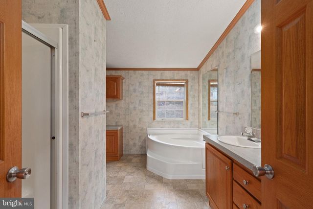 16 HIGH RIDGE RD, Delta, PA 17314