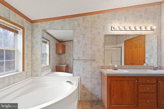 16 HIGH RIDGE RD, Delta, PA 17314