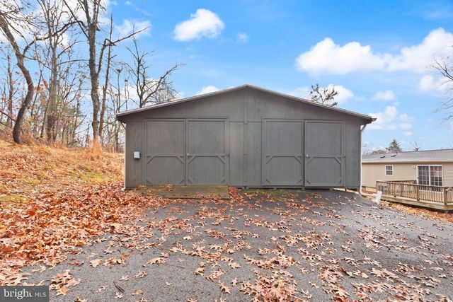 16 HIGH RIDGE RD, Delta, PA 17314