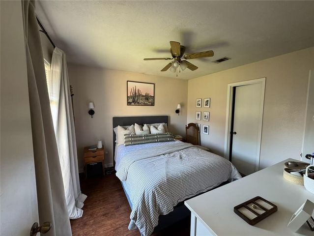 906 Camellia Court B, College Station, TX 77840