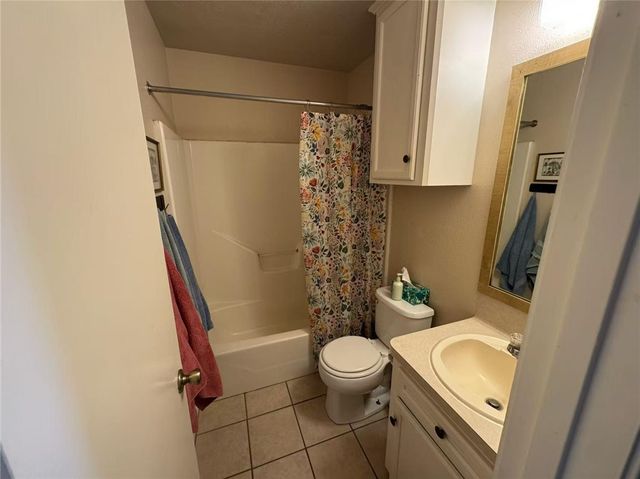 906 Camellia Court B, College Station, TX 77840