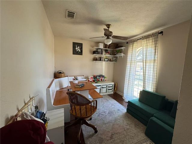 906 Camellia Court B, College Station, TX 77840