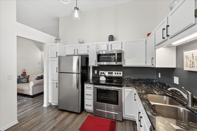 7555 W 110th Street, Bloomington, MN 55438