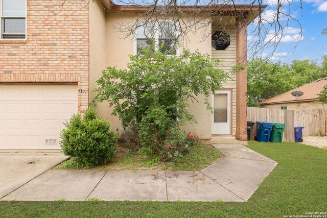 9107 Gambier Dr, San Antonio, TX 78250