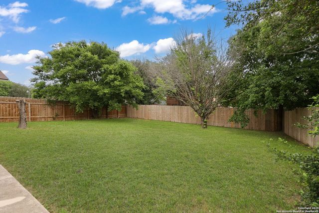 9107 Gambier Dr, San Antonio, TX 78250