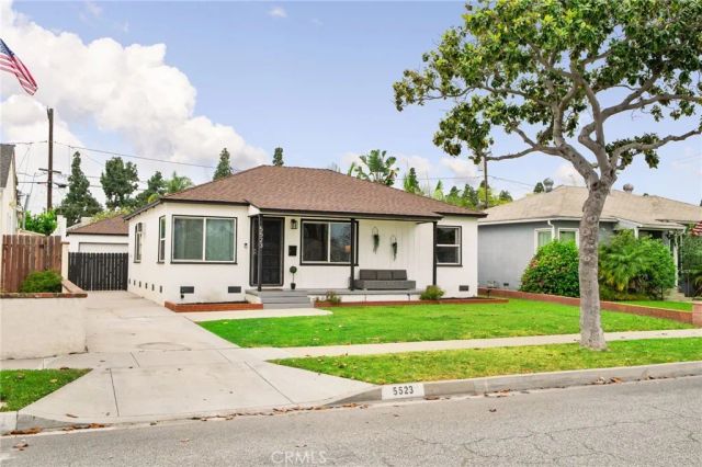 5523 Lakewood Boulevard, Lakewood, CA 90712