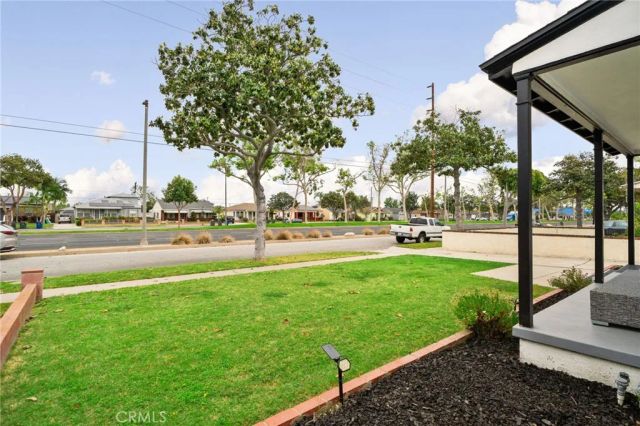 5523 Lakewood Boulevard, Lakewood, CA 90712