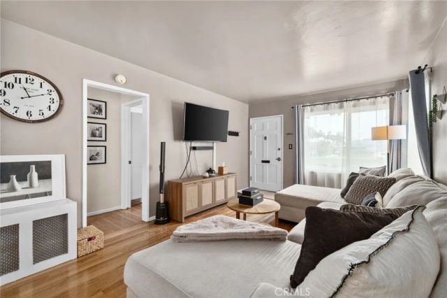 5523 Lakewood Boulevard, Lakewood, CA 90712