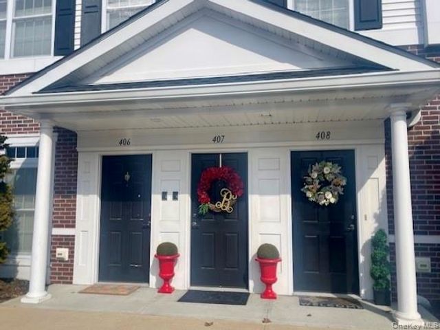46 Islip Avenue 201, Islip, NY 11751