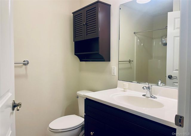 46 Islip Avenue 201, Islip, NY 11751