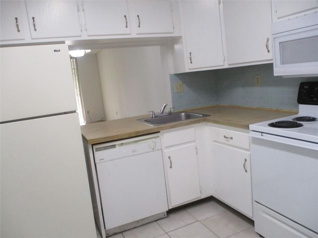 2900 NW 42ND Avenue A201, Coconut Creek, FL 33066