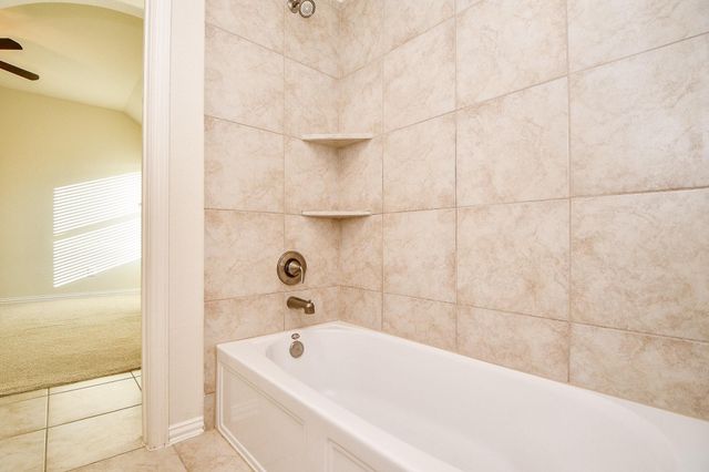 8107 Legacy Creek Drive, Tomball, TX 77375