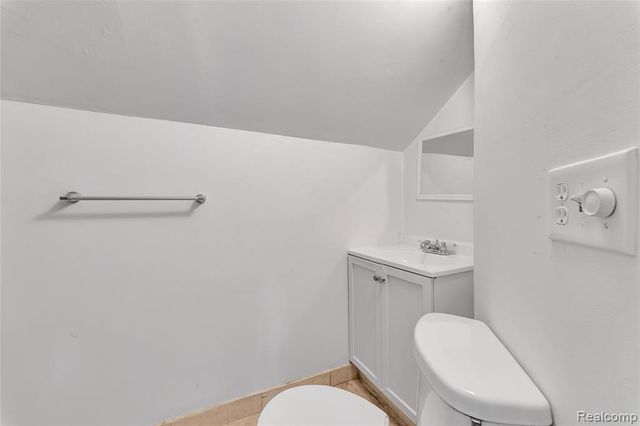 71 Cloveridge Drive, Troy, MI 48084