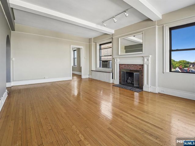 375 Mount Prospect 6AE, Newark, NJ 07104