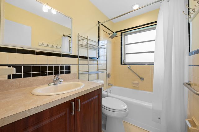 27 SE 6TH Street, Dania Beach, FL 33004