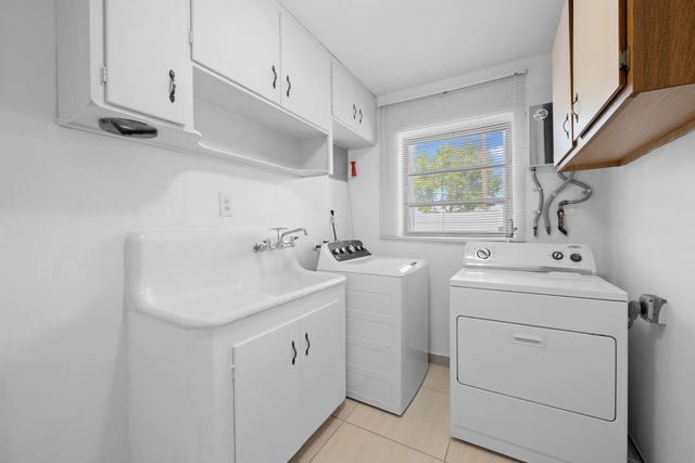 27 SE 6TH Street, Dania Beach, FL 33004