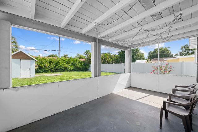 27 SE 6TH Street, Dania Beach, FL 33004