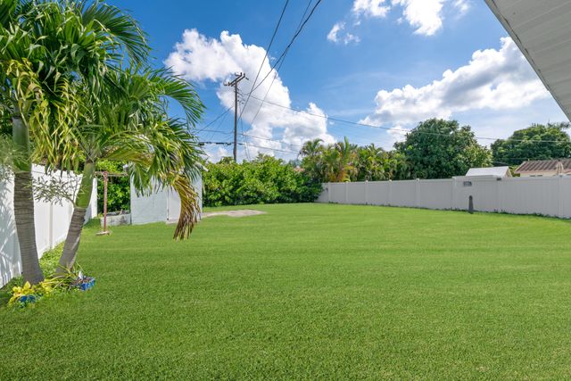 27 SE 6TH Street, Dania Beach, FL 33004