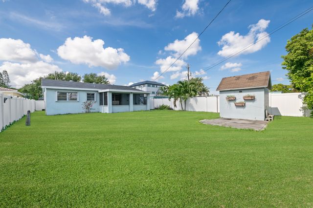 27 SE 6TH Street, Dania Beach, FL 33004