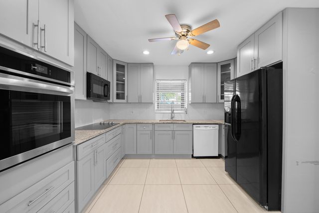 27 SE 6TH Street, Dania Beach, FL 33004