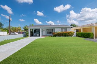 27 SE 6TH Street, Dania Beach, FL 33004