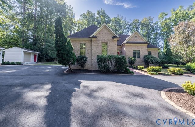 365 Hamlet Rd, Manakin Sabot, VA 23103