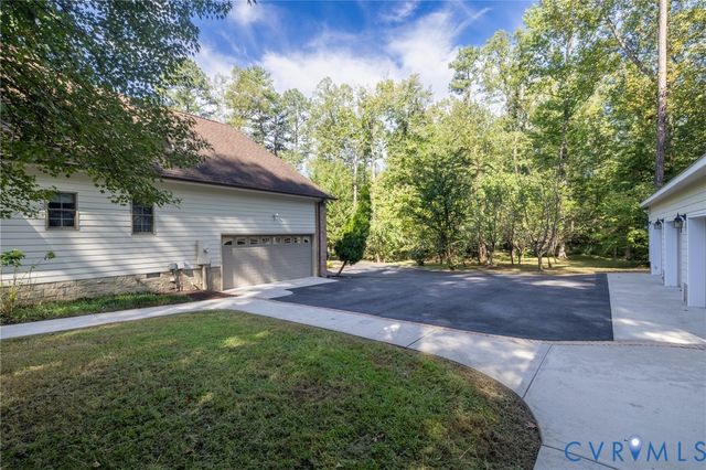 365 Hamlet Rd, Manakin Sabot, VA 23103
