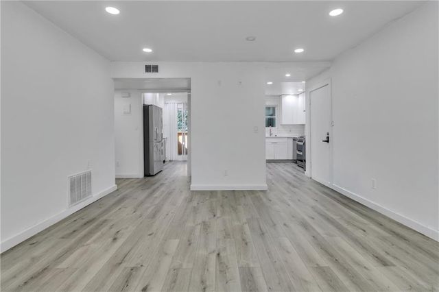 5641 Kingsport Drive 8, Atlanta, GA 30342