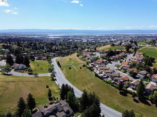 664 Praderia Cir, Fremont, CA 94539