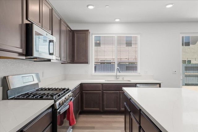 5520 Cora Way, Keyes, CA 95328