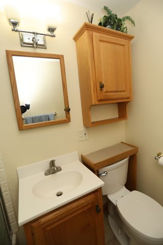 106 N Brook Rd, Springfield, MA 01119