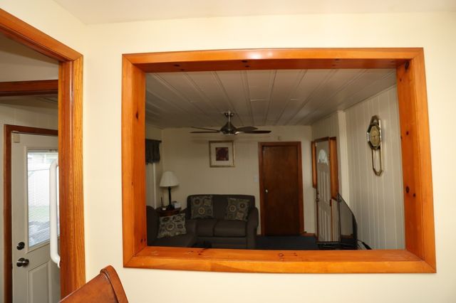 106 N Brook Rd, Springfield, MA 01119