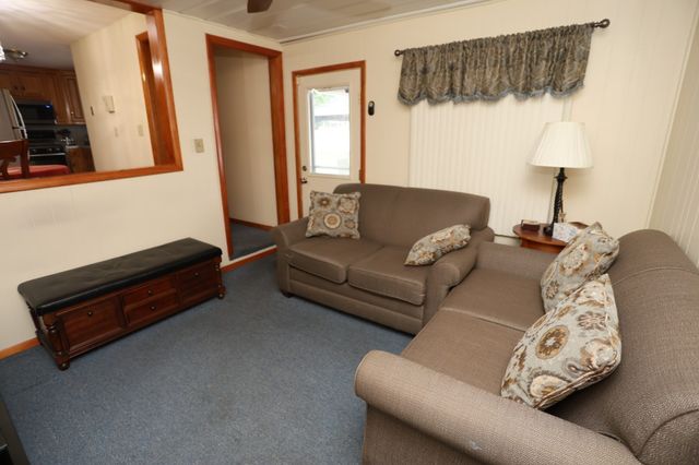 106 N Brook Rd, Springfield, MA 01119