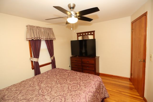 106 N Brook Rd, Springfield, MA 01119