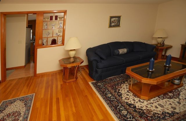 106 N Brook Rd, Springfield, MA 01119